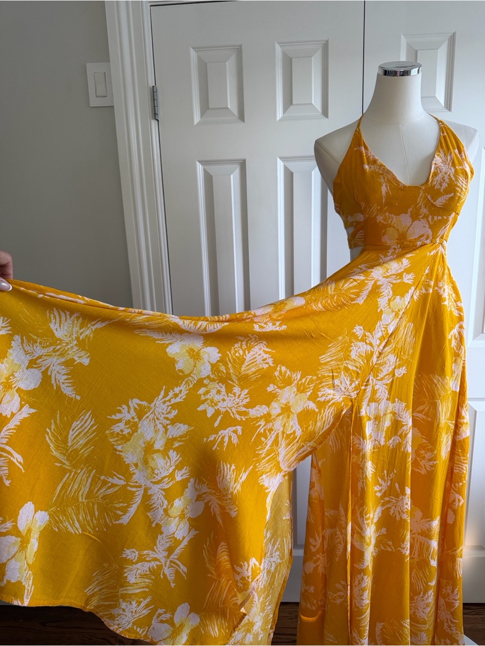Free People Lille Halter Yellow Floral Dress Boho Open Back Side Cutouts Size S - Picture 5 of 11